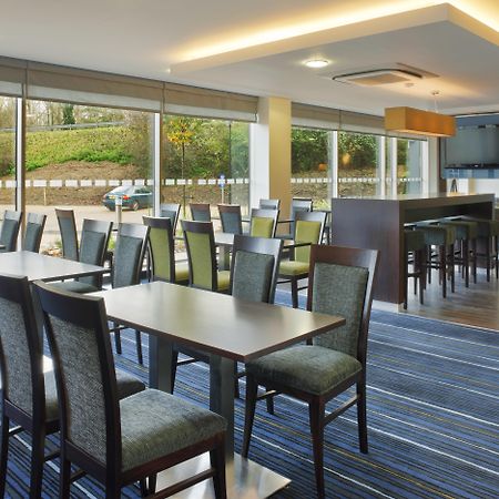 Holiday Inn Express Cambridge Duxford M11 Jct 10 By Ihg Esterno foto