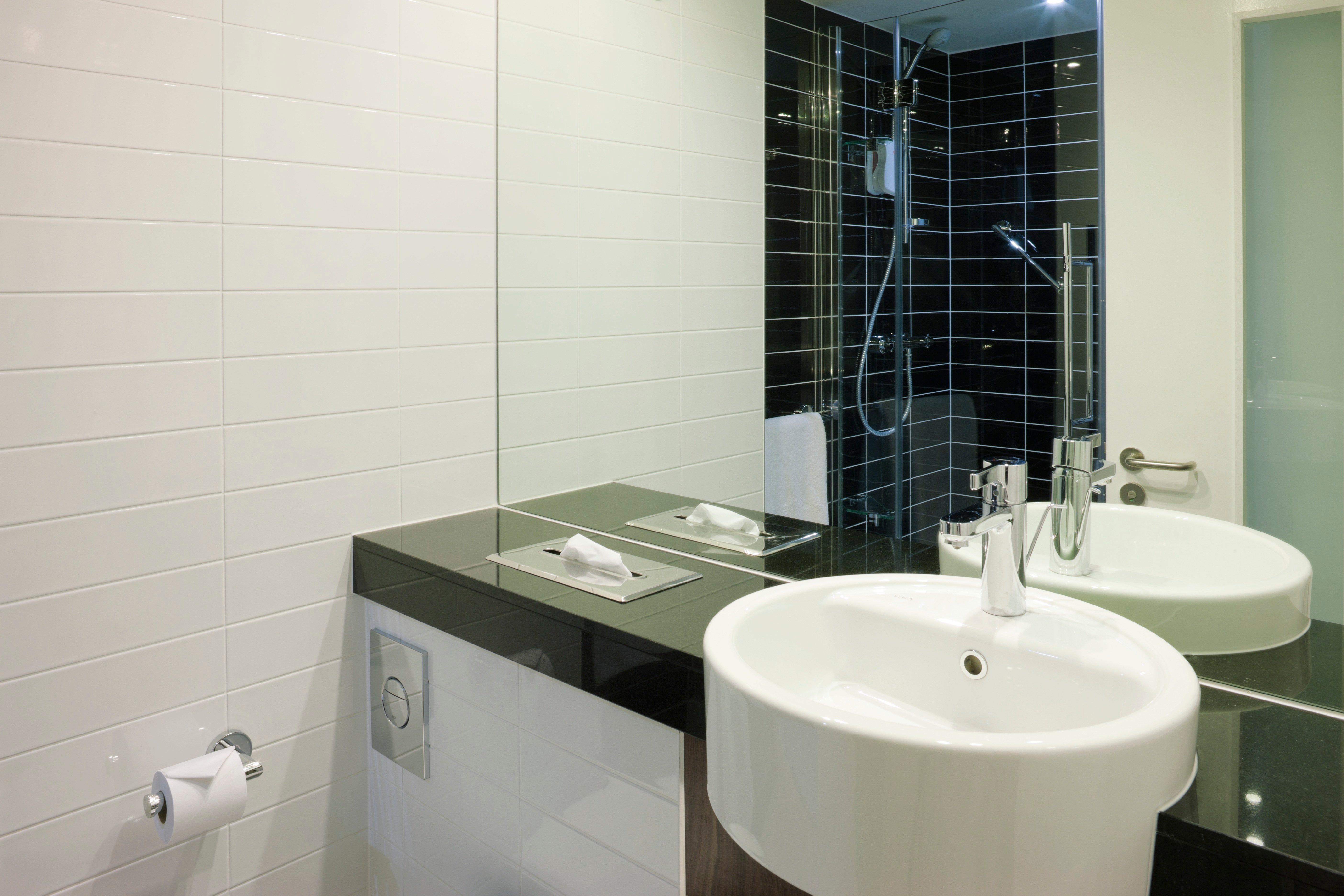 Holiday Inn Express Cambridge Duxford M11 Jct 10 By Ihg Esterno foto
