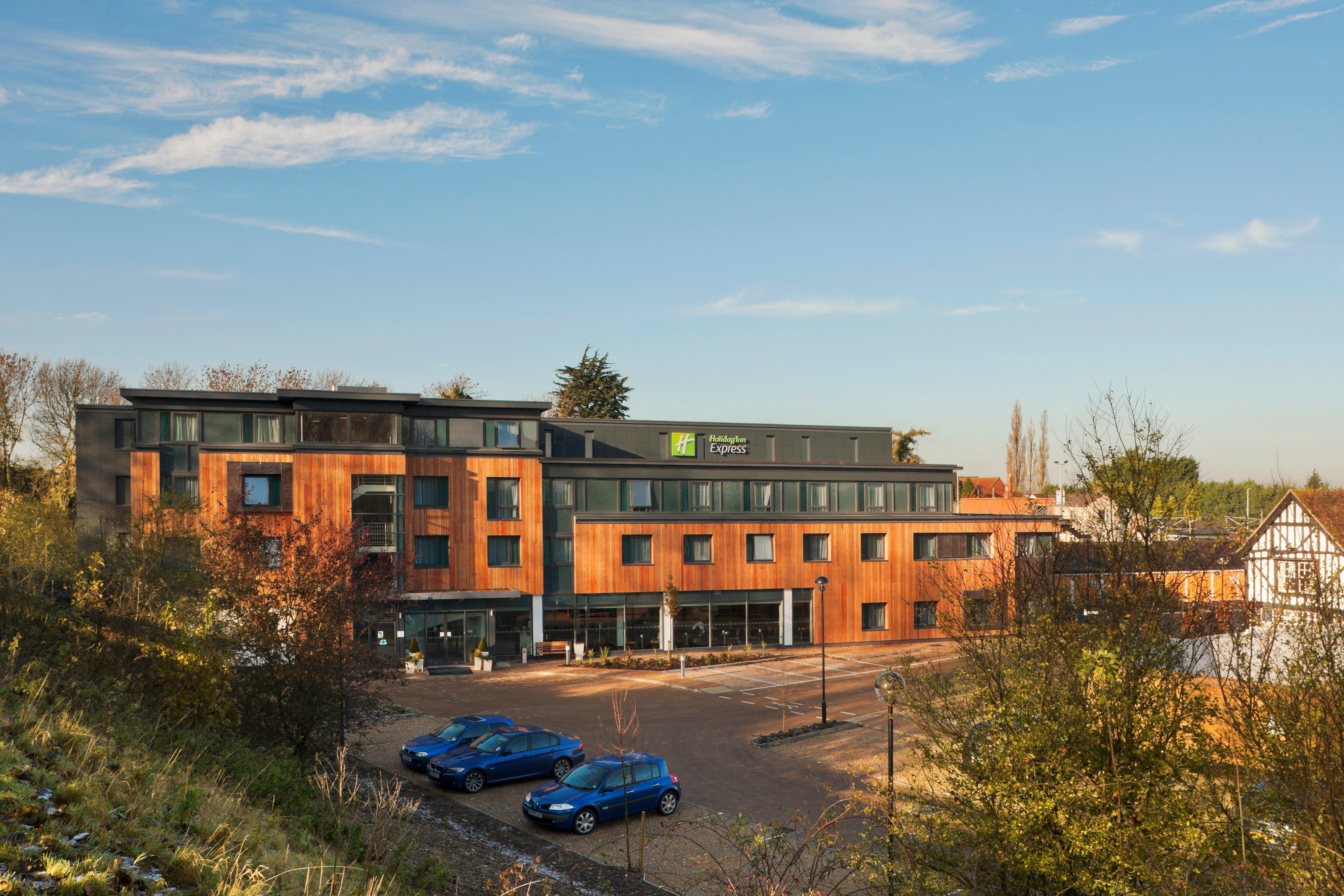Holiday Inn Express Cambridge Duxford M11 Jct 10 By Ihg Esterno foto