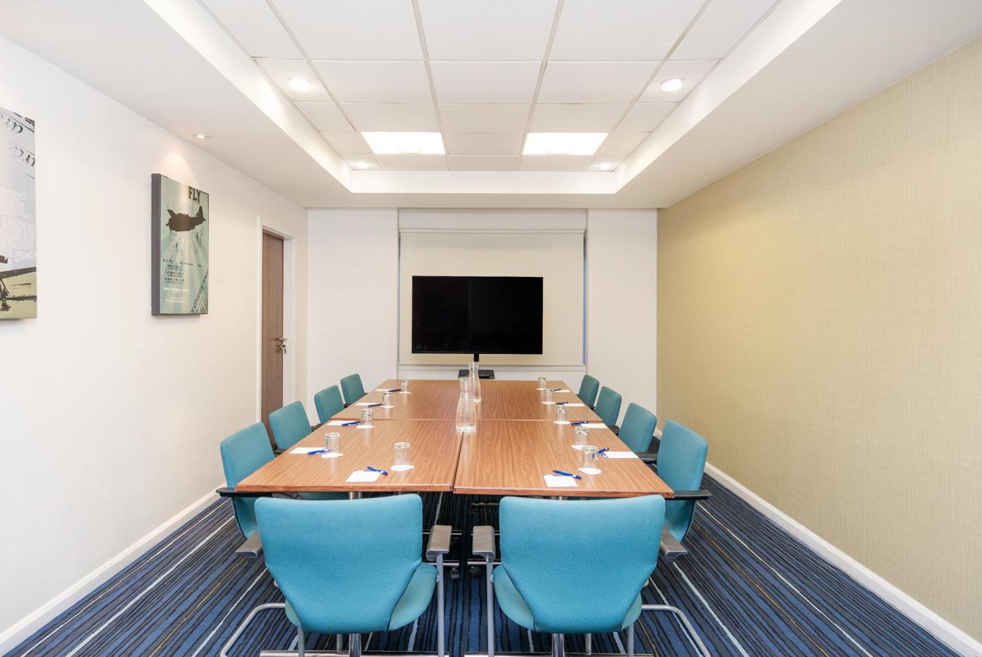 Holiday Inn Express Cambridge Duxford M11 Jct 10 By Ihg Esterno foto