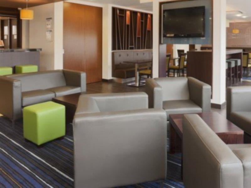 Holiday Inn Express Cambridge Duxford M11 Jct 10 By Ihg Esterno foto