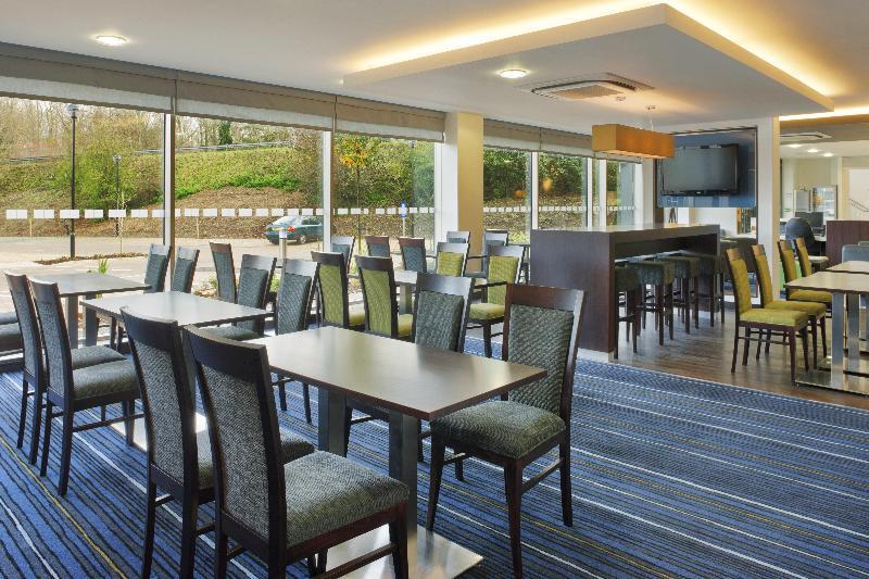 Holiday Inn Express Cambridge Duxford M11 Jct 10 By Ihg Esterno foto